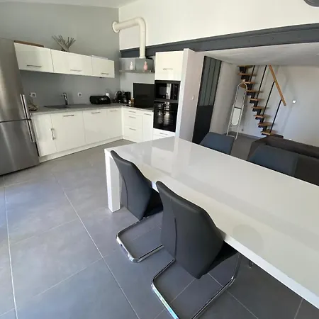 アパート En Provence サズ